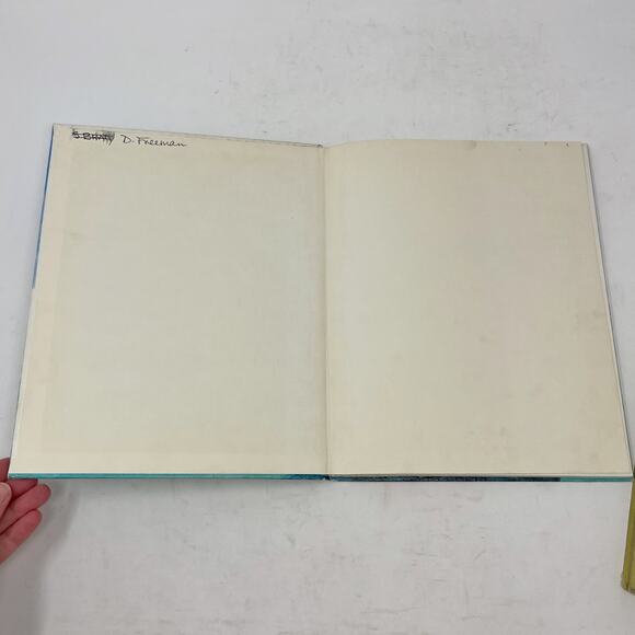 Three Vintage Hardcover Ocean Books Childrens Ex Library Whales Walrus Sea - Picture 8 of 8